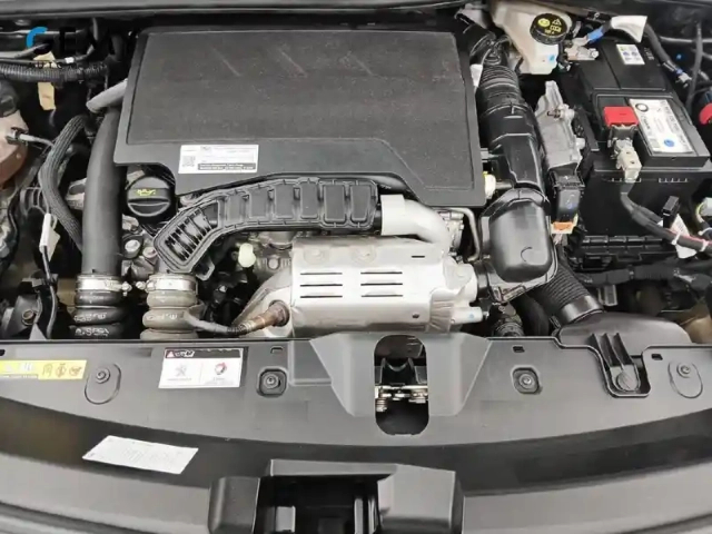 Peugeot 2008 puretech 130 s&amp;s eat8 — photo 12