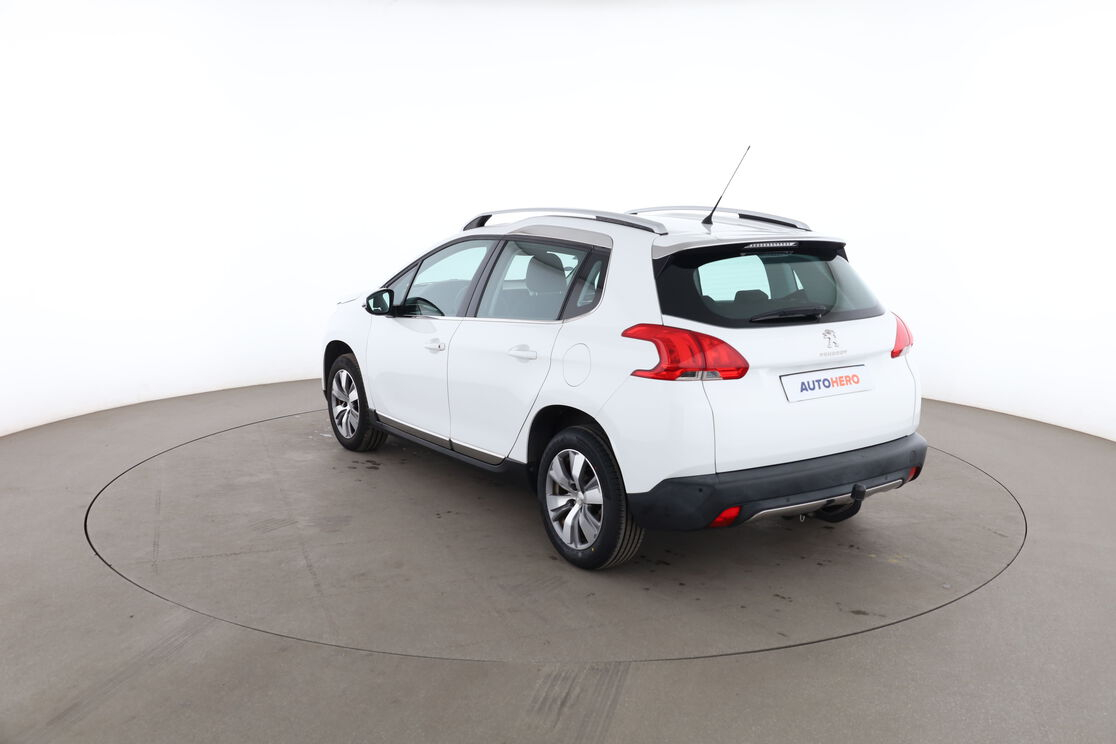 Peugeot 2008 1.2 PureTech Allure EAT6 — photo 3