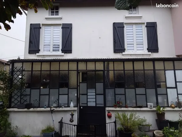 Maison avec travaux hameau tres calme limite 63 et 42
