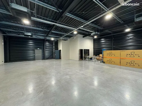 Local commercial 263 m² SAINT-CYR-SUR-LOIRE