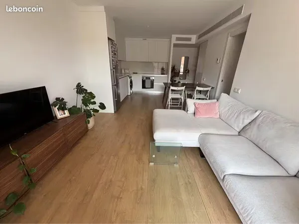À LOUER - BEL APPARTEMENT 2 PIÈCES MEUBLÉ DE 42 m² - PARIS 8e
