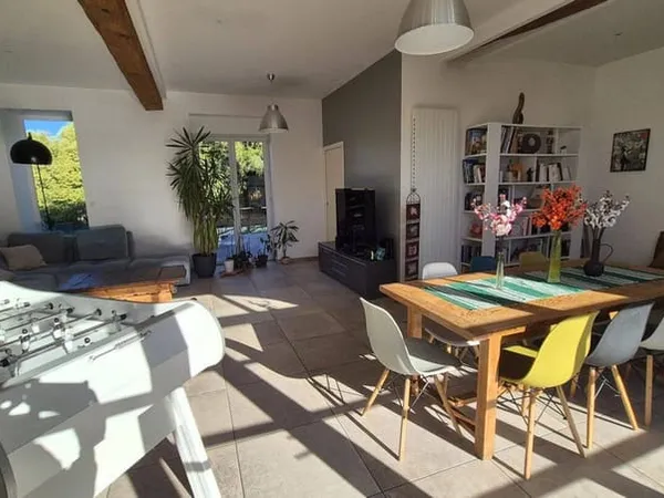Maison 7 pièces 233 m²