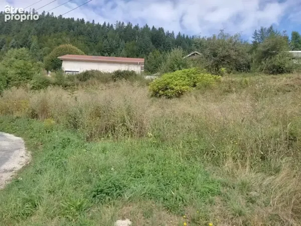 Terrain 800 m²