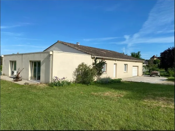 PERIGORD NOIR JOLIE MAISON DE 220 MÂ² SH, 4 CHAMBRES DONT UNE SUI