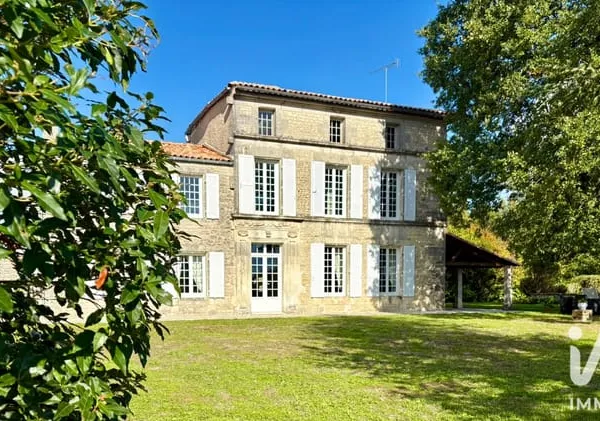 Maison 6 pièces 225 m²