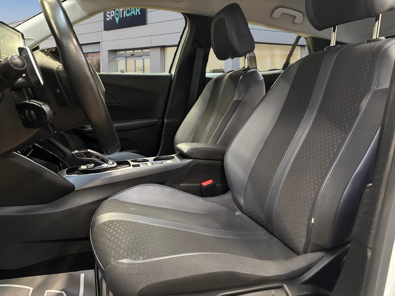 Peugeot 2008 1.2 puretech 130ch s&s allure eat8 7cv — photo 9