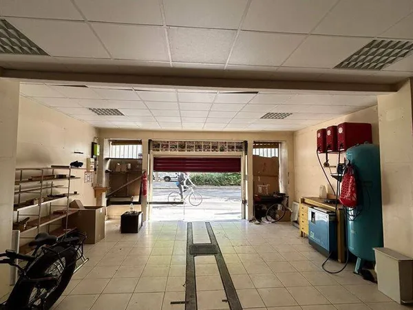 Boutique 1 pièce 82 m²