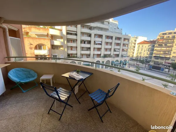 Location studio meublé étudiant - Rue de France