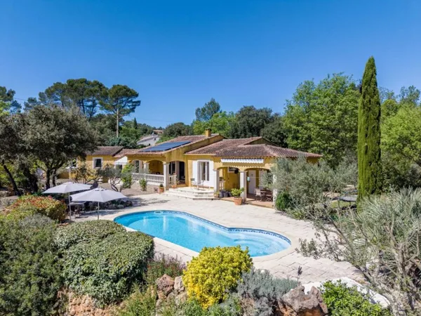 5 minutes de COTIGNAC/MAISON PLEIN PIED/PISCINE/4500 m2 TERRAIN/