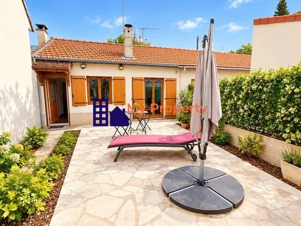 MAISON 2 CHAMBRES PROCHE COMEMRCES