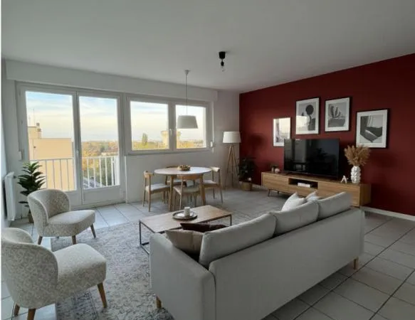 Appartement T4 de 91 m² avec 3 chambres, ascenseur, cave et stationnement à Douai