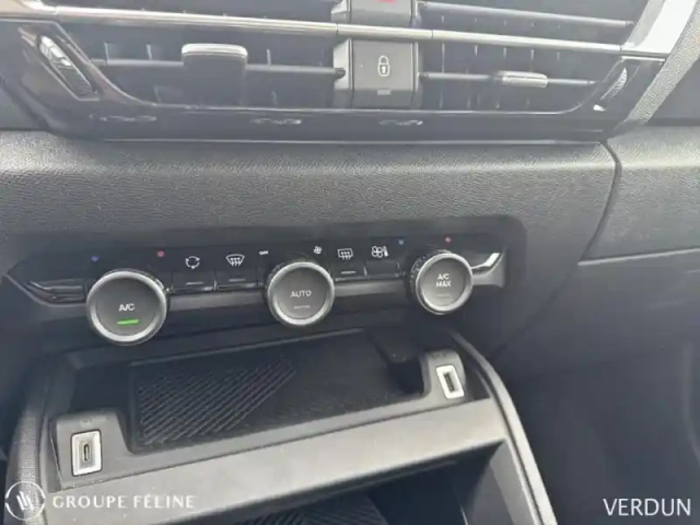 Citroën C4 x bluehdi 130ch s&amp;s feel pack eat8 — photo 13