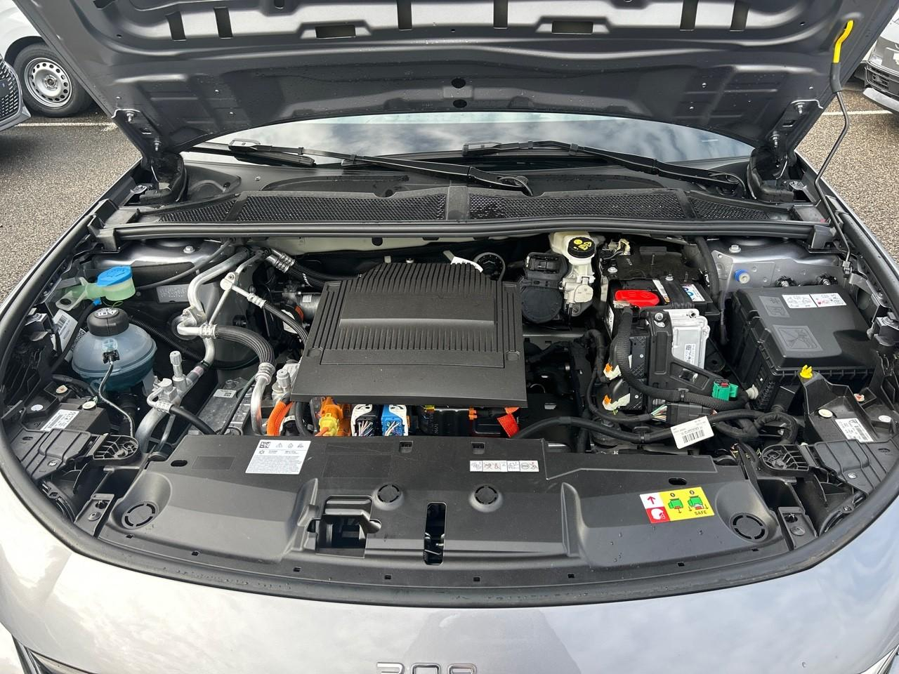 Peugeot 308 e-308 156ch batterie 54 kwh gt — photo 20