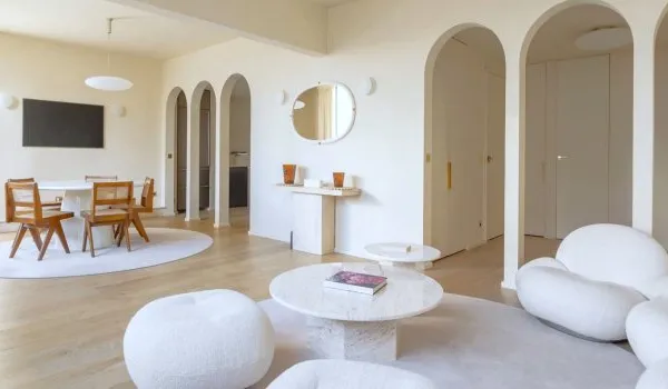 Triplex 147 m² meublé avec terrasse plein sud de 38 m², Faubourg Saint-Honoré (Paris 8e)
