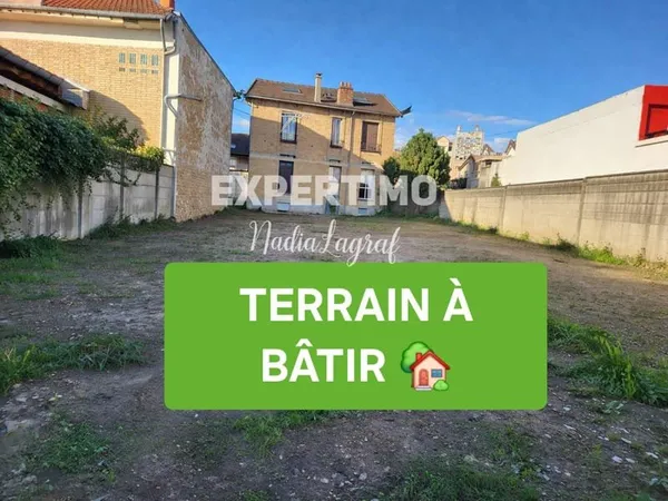 TERRAIN À BÂTIR