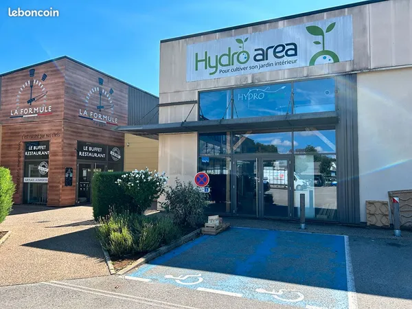 Local 190 m² PIREY