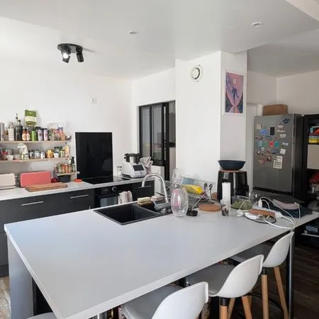 T2 Meublé 51m2 + terasse et parking
