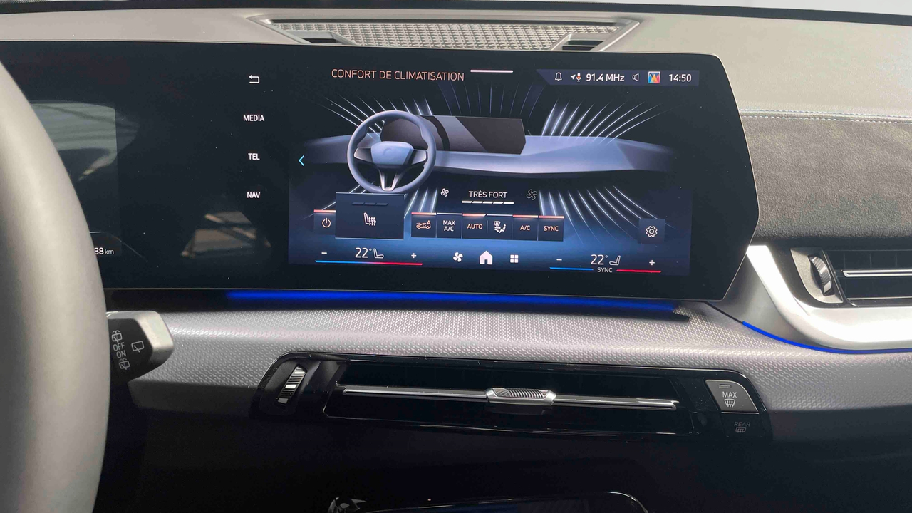 BMW iX1 eDrive20 — photo 27