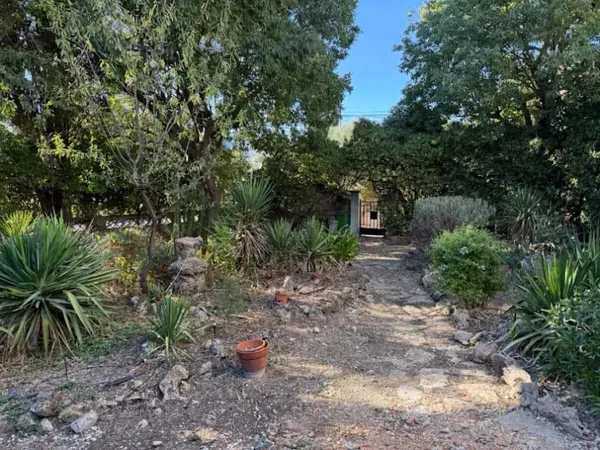 Terrain 400 m²