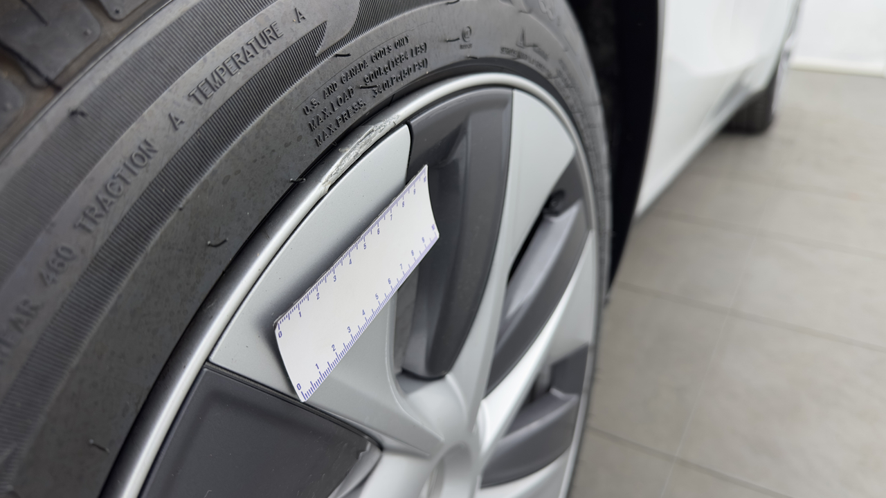 Tesla MODEL Y Standard RWD — photo 39