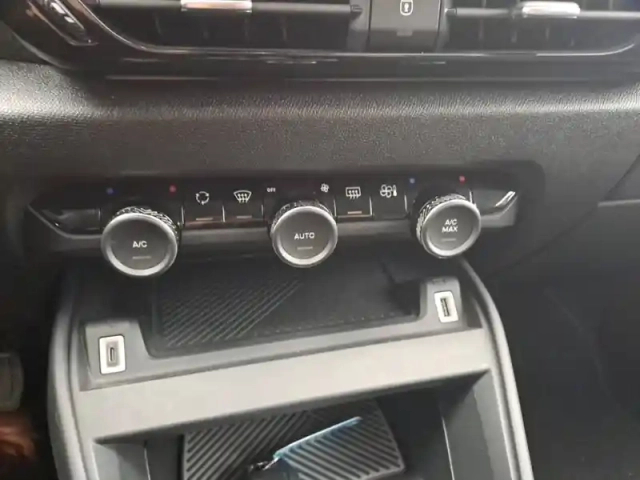 Citroën C4 puretech 130 s&amp;s eat8 — photo 18