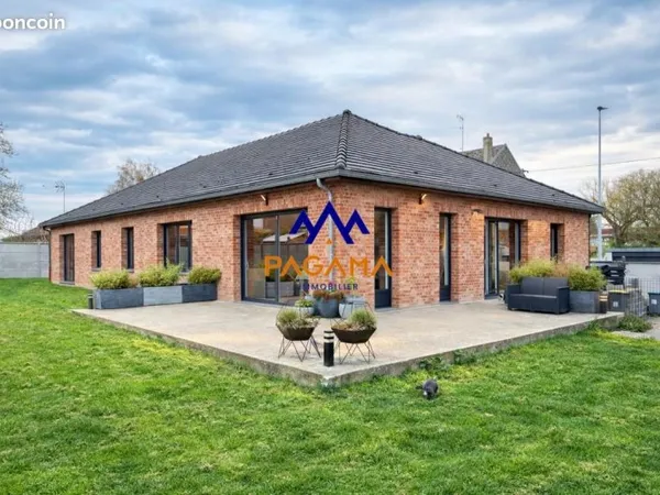 Pavillon 8 pièces 2 080 m²