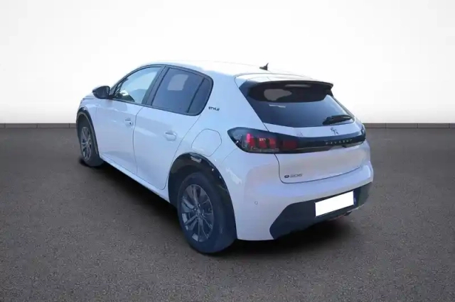 Peugeot 208 electrique 50 kwh 136ch — photo 40