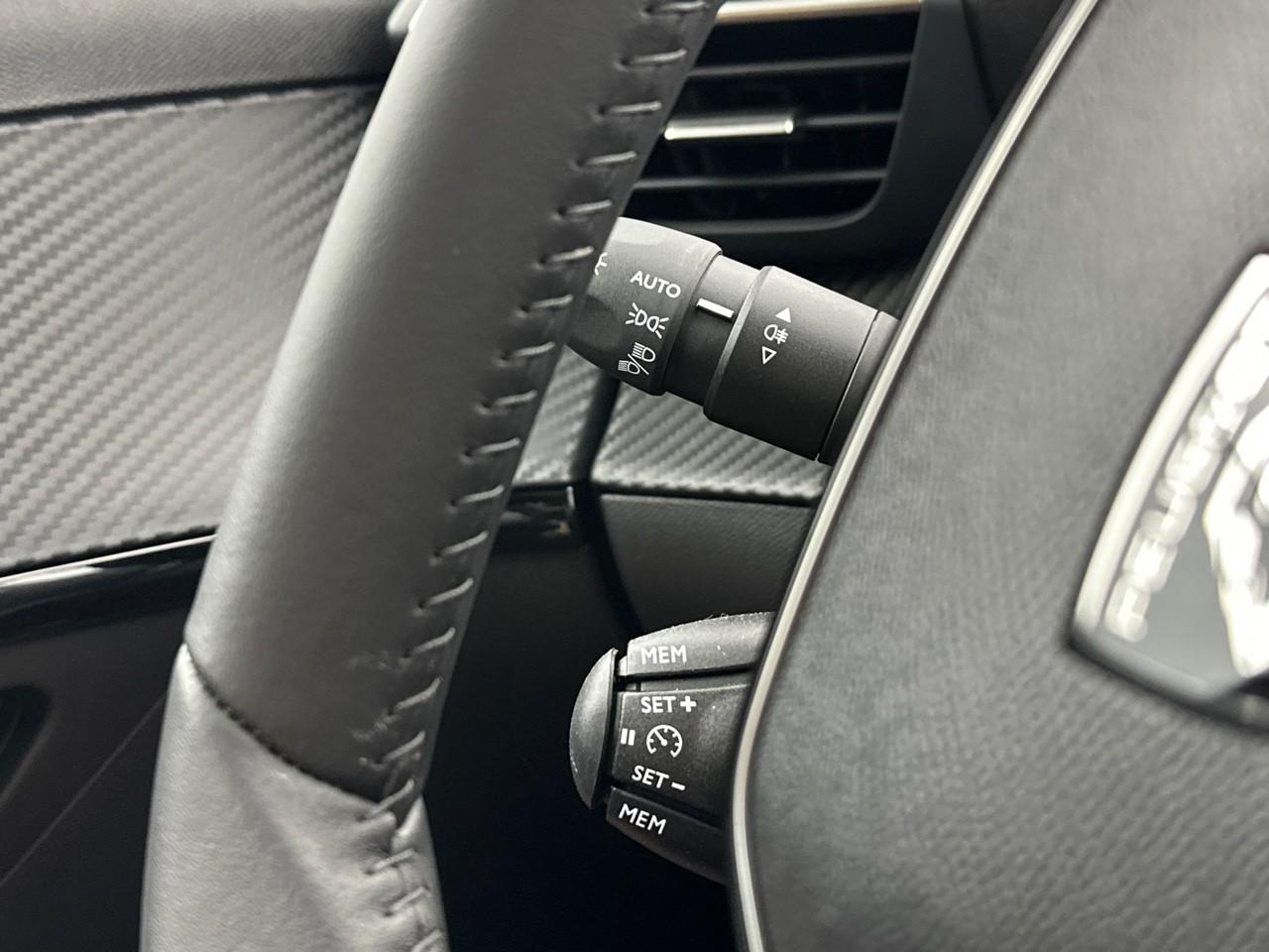 Peugeot 208 electrique 50 kwh 136ch allure — photo 19