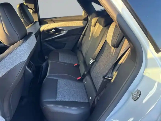 Peugeot 3008 hybrid 145 e-dcs6 — photo 12