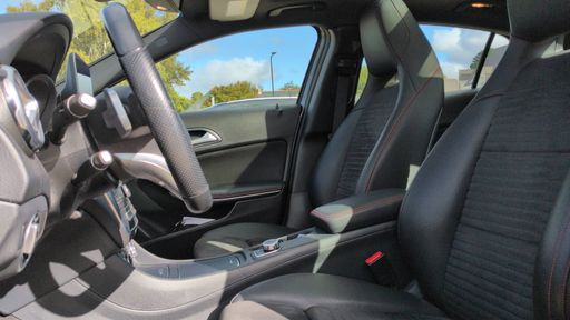 Mercedes Classe GLA 180 122 7G-Tronic - Fascination – 2019 – 97470 km – Essence – Boîte Automatique — photo 6