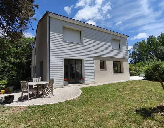 Maison 6 pièces 250 m²