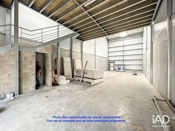 Local d'activité 162 m²