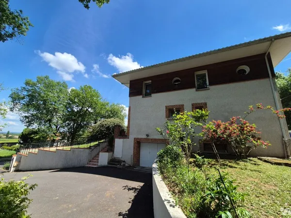 Maison 8 pièces 215 m²