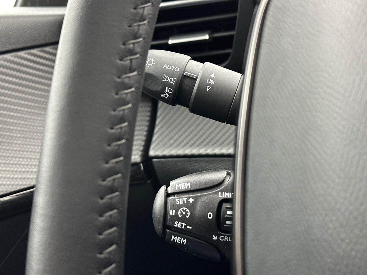 Peugeot 208 puretech 100 s&s bvm6 allure — photo 21