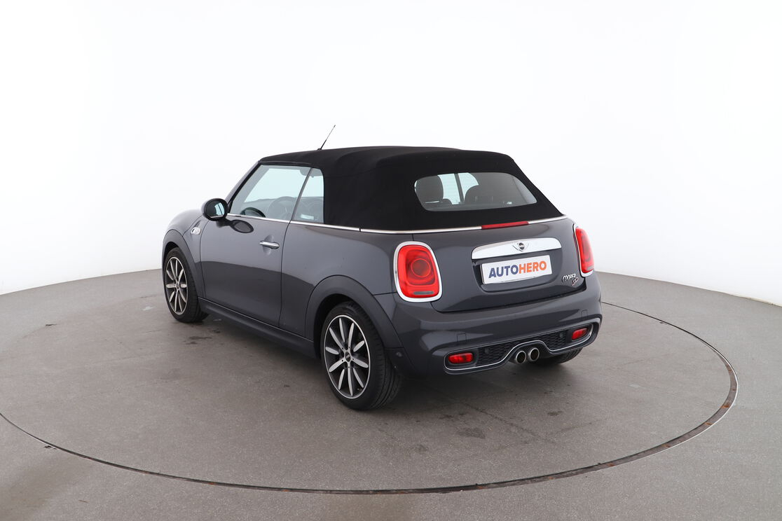 MINI Cabrio Cooper SD Finition Red Hot Chili BVA6 — photo 3