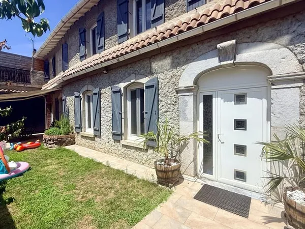 Maison 6 pièces 194 m²