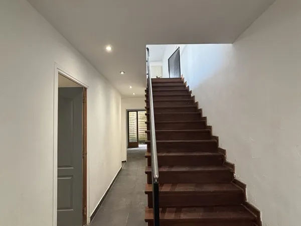 Maison 140 m²  3 chambres et deux espaces extérieurs  Ro