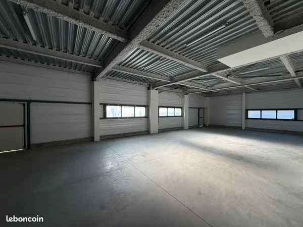 LOCAL D'ACTIVITE 257 m² BOURG-LÈS-VALENCE