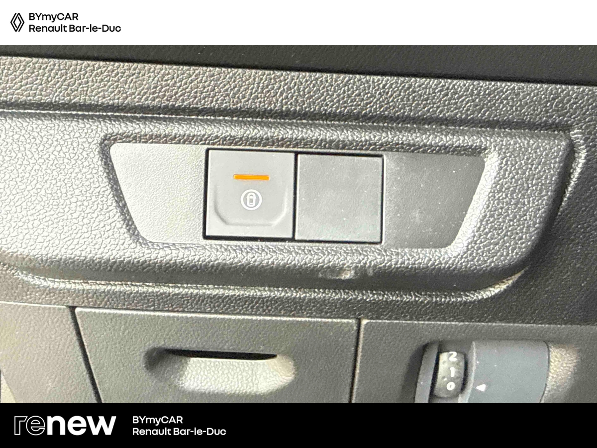 Dacia Sandero TCe 110 — photo 22