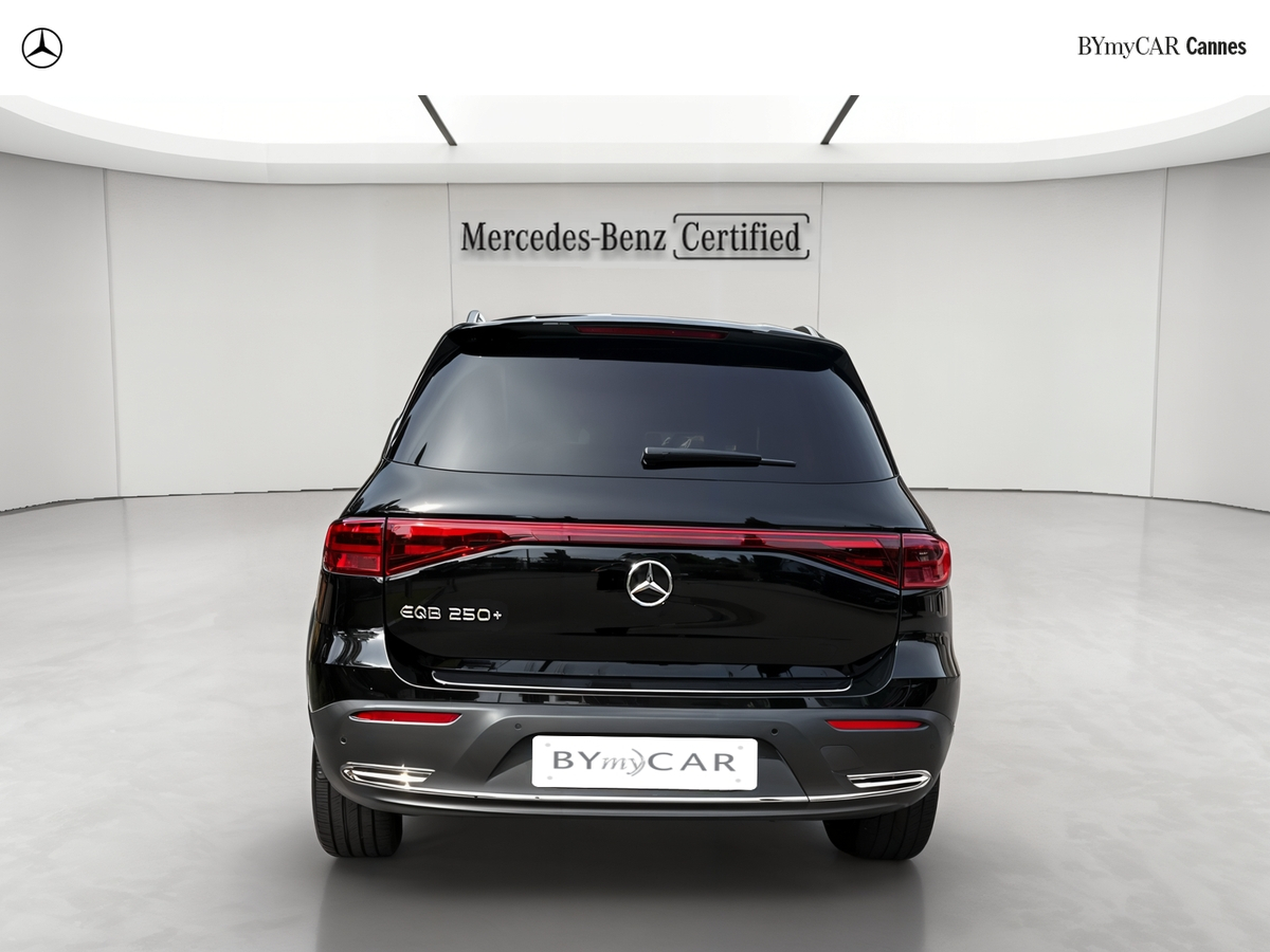 Mercedes EQB 250+ — photo 4