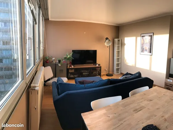 Chambre meulbée Colocation jeun(e) actif/active