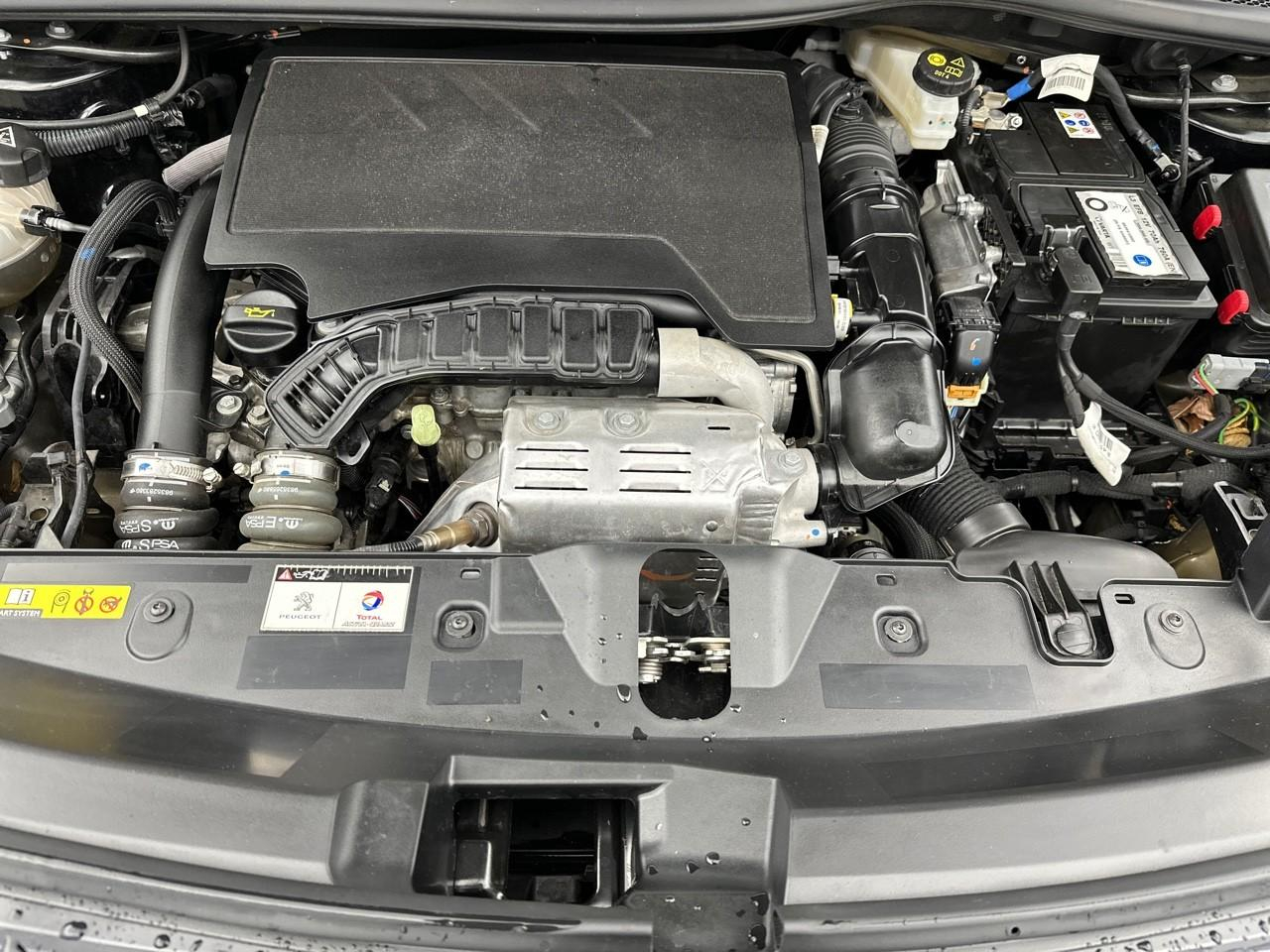 Peugeot 2008 puretech 130 s&s eat8 gt pack — photo 13