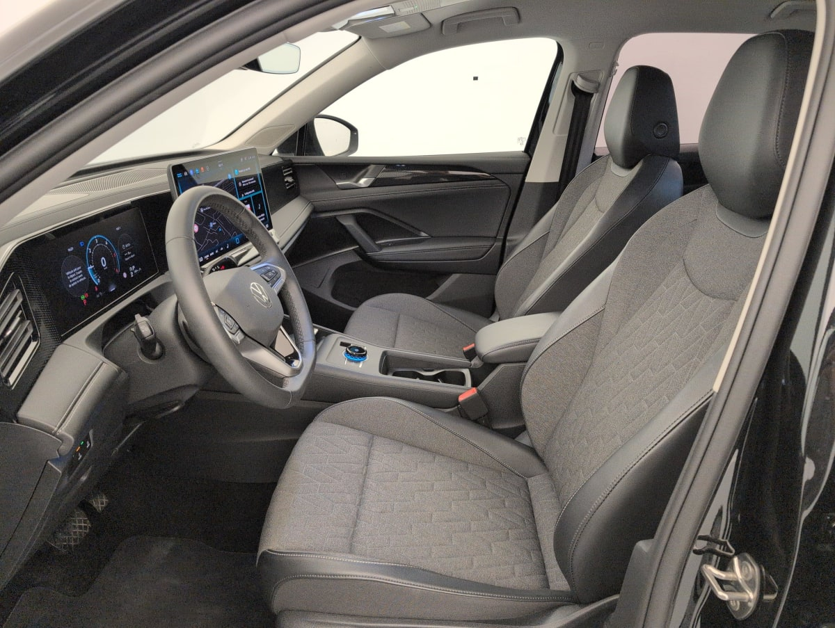Volkswagen Tiguan — photo 16