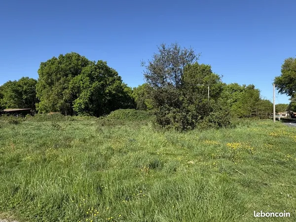 Terrain à bâtir de 598 m² à VENSAC (33)