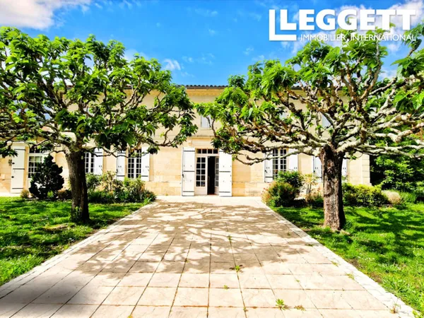 Magnifique maison de 5 chambres avec dépendances, garage et piscine et un jardin de 1,8 hectares