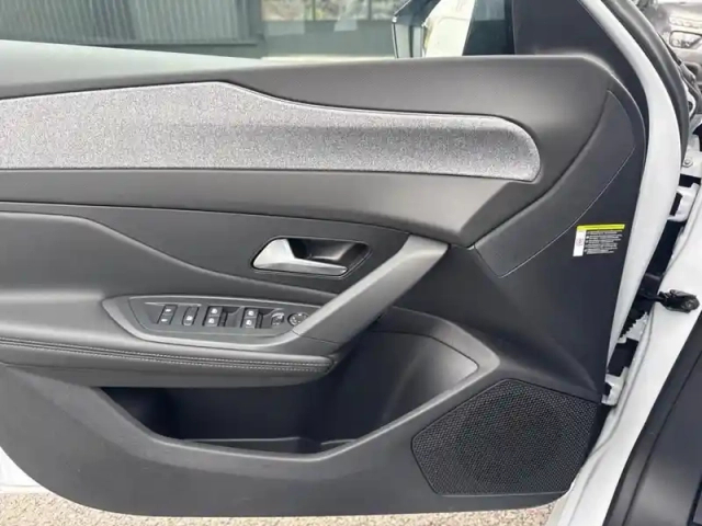 Peugeot 308 hybrid 136 e-dcs6 allure — photo 25