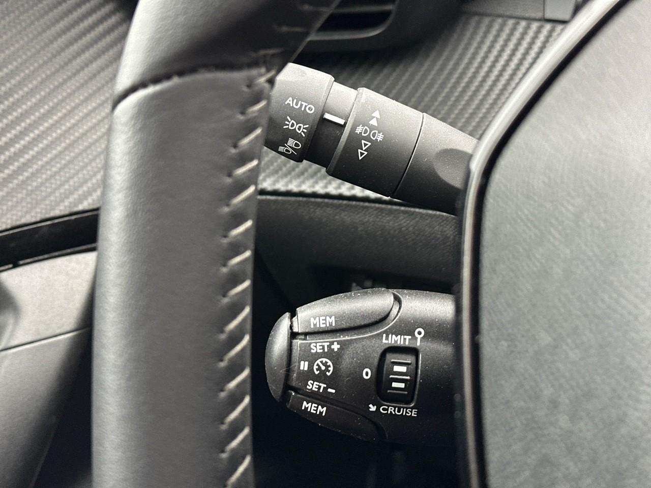 Peugeot 2008 puretech 130 s&s bvm6 allure — photo 17
