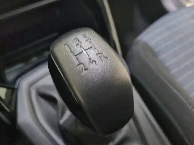 Peugeot 208 puretech 75 s&amp;s bvm5 — photo 14