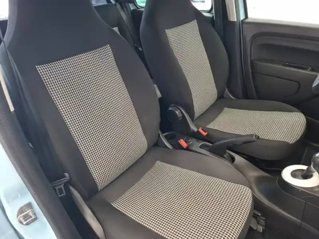 Renault Twingo iii e-tech — photo 9