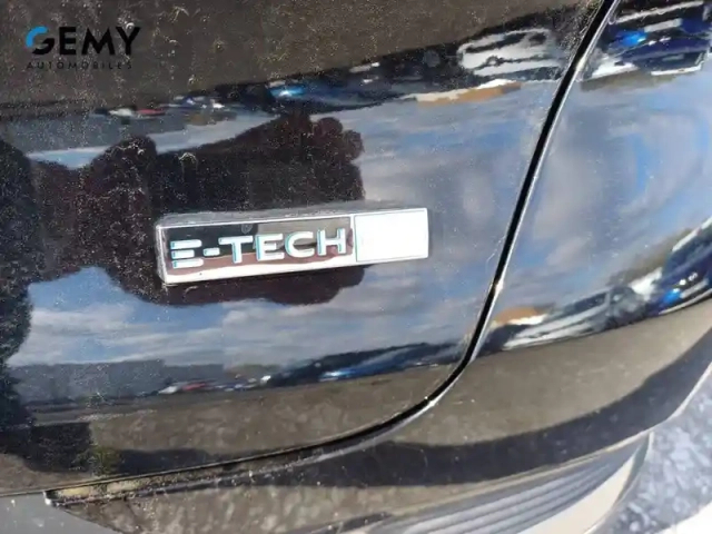 Renault Captur e-tech 145 - 21 — photo 20